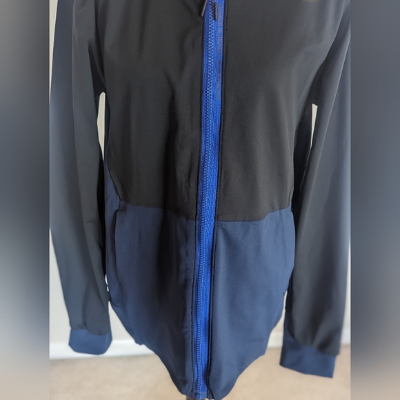 SOLD!!Men's Oakley Softshell Jacket new without tags - Picture 6 of 7